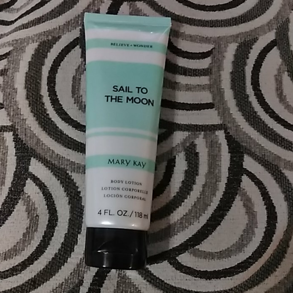 Mark Kay Sail to the moon